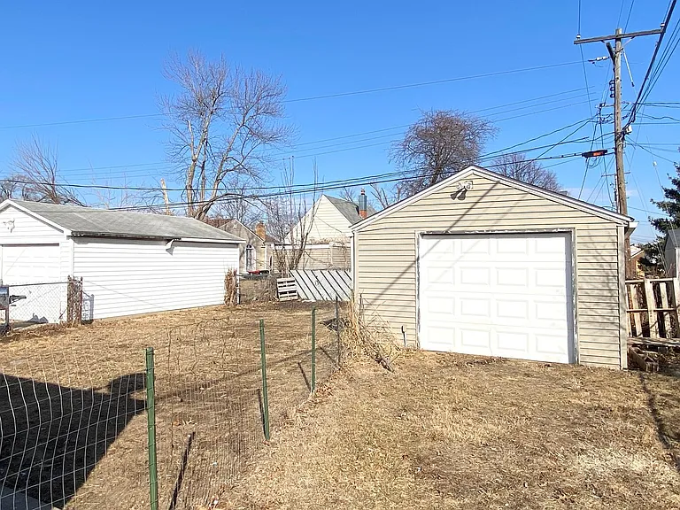 1311 W Maywood Ave — Photo 8