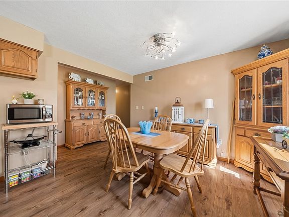 5th image of 138 Buckeye Rd E