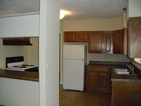4th image of 4712 Lincrest Dr N