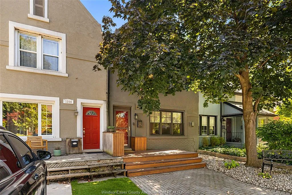 3 bed, $2,400 — Photo 4