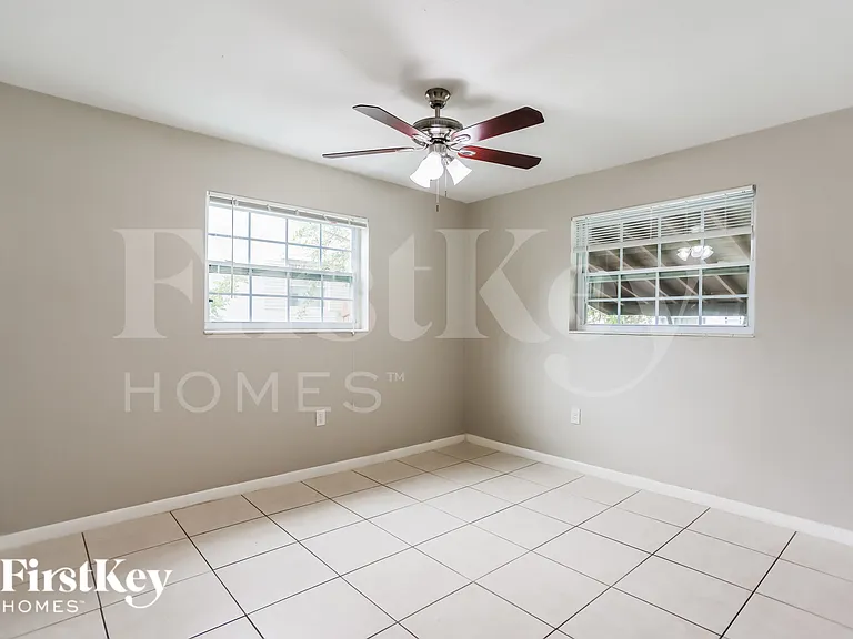 7231 McArthur Pkwy — Photo 11