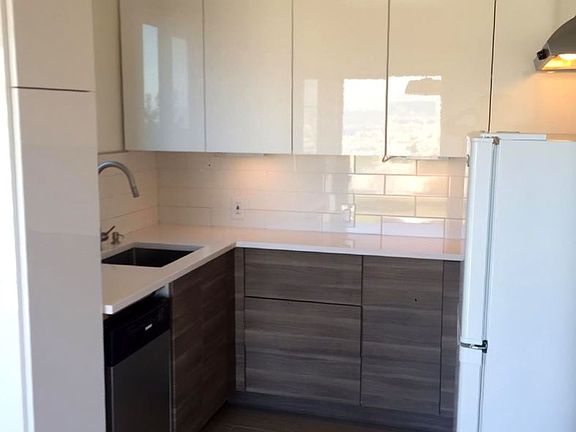 5th image of 549 Corbett Ave APT 2