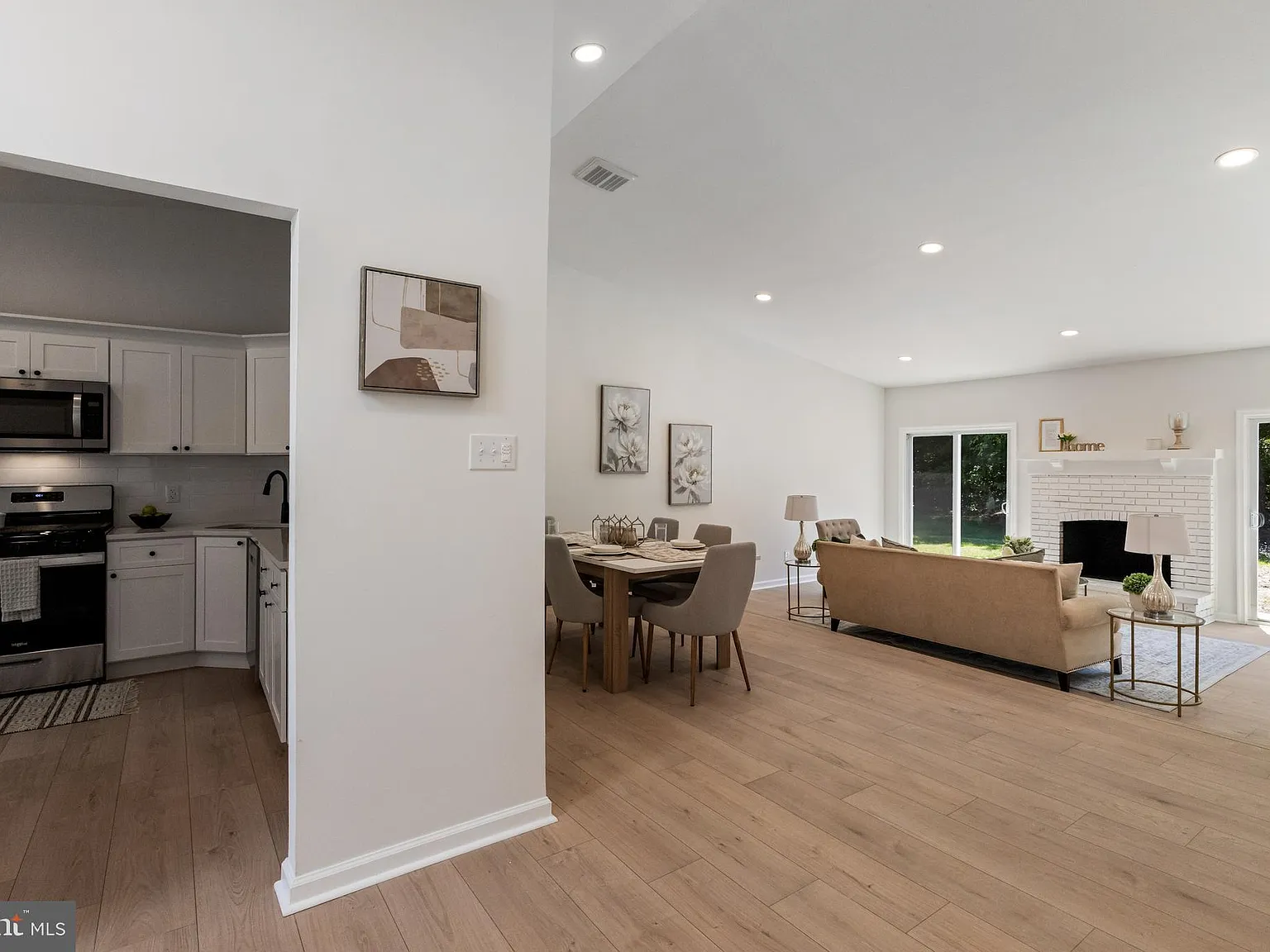 3 bed, 1520 sqft, $3,000 — Photo 4