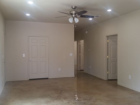 1115 Jefferson Living Rm_05172017