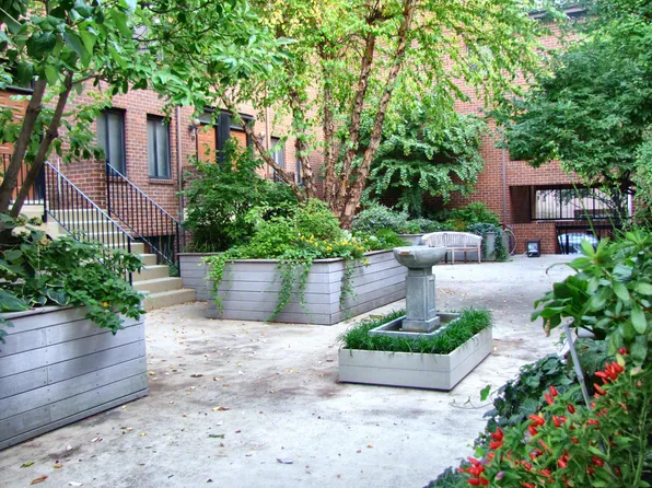 2032 Arch St, Philadelphia, PA 19103