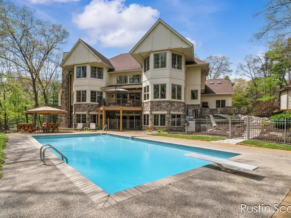 4410 Mystic Ridge Ct NE, Grand Rapids, MI 49525
