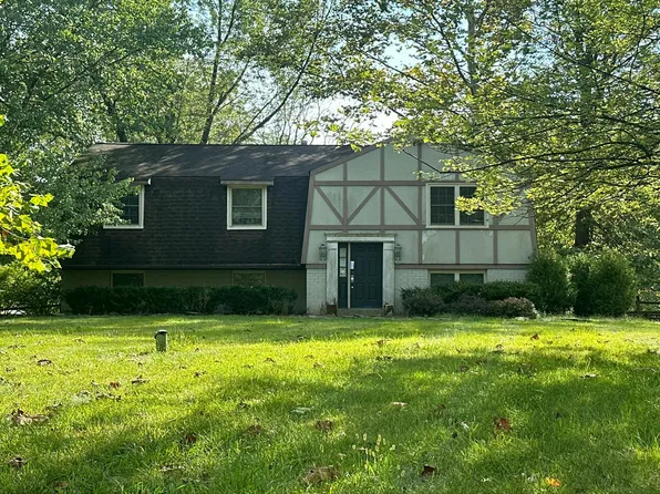 109 Sassafras Dr, North Wales, PA 19454