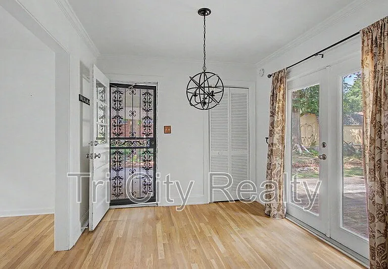 212 Hilltop Dr — Photo 15