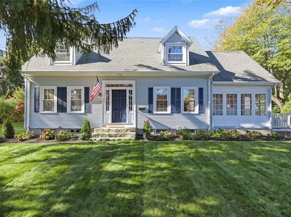 40 Grandview Ave, Lincoln, RI 02865