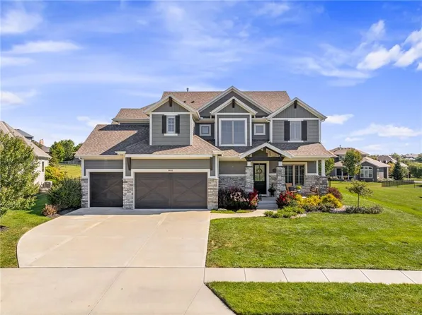 16413 Monrovia St, Overland Park, KS 66221