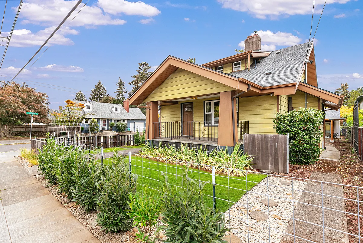 Privacy Shrubs planted for Patio - NE 57th Ave