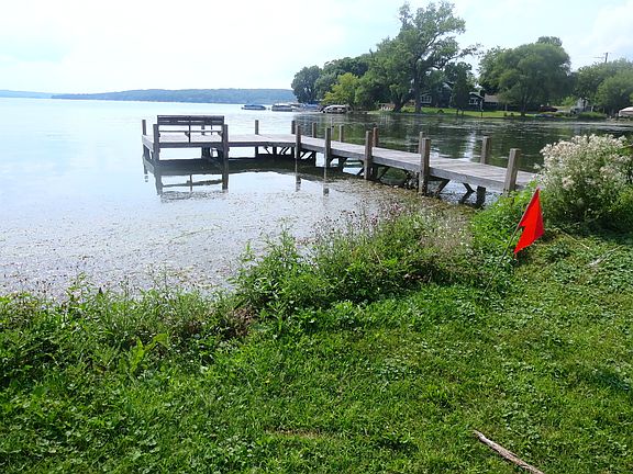 Shore of pewaukee Lake