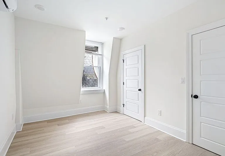 1913 Wallace St #12 — Photo 4