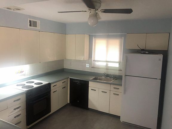 3rd image of 1008 Maeville Dr