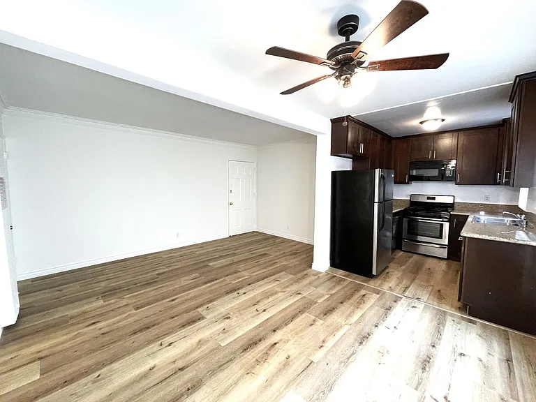 3565 Sepulveda — Photo 1