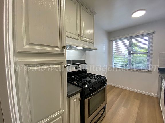4th image of 1047 12th St #9