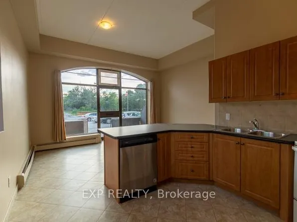 40 Front St N #102, Thorold, ON L2V 1X5