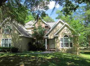 48 Dolphin Point Dr, Beaufort, SC 29907