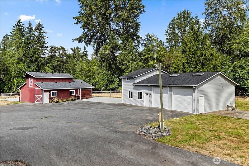 4th image of 25327 NE 67th Place