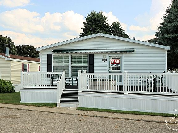 2nd image of 111 Shoreline Dr E