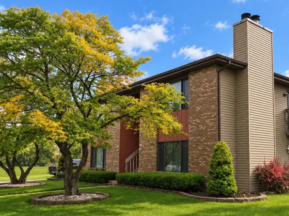 993 Kane St #993, South Elgin, IL 60177