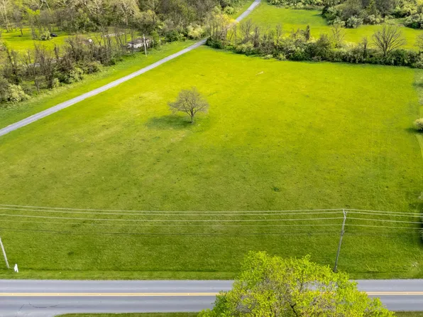 Runnymead Rd, Bunker Hill, WV 25413