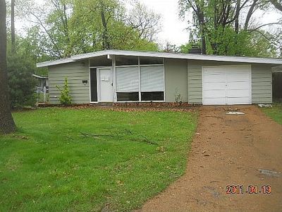 880 Pebble Ln, Florissant, MO, 63033