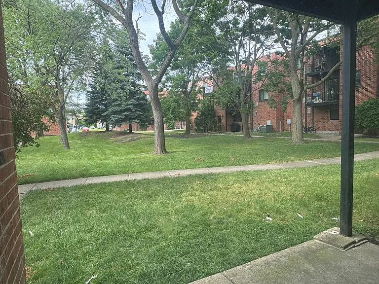 1702 W Victoria Dr #103 — Photo 23