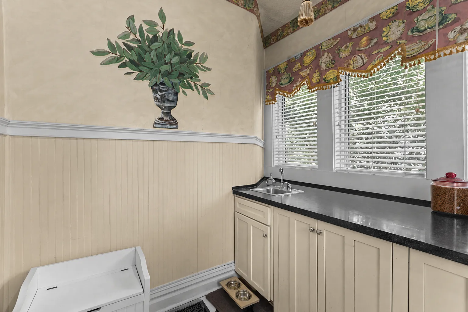 2 bed, 2123 sqft, $2,100 — Photo 2