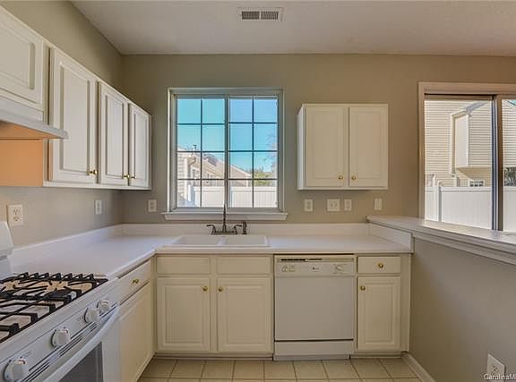 3rd image of 9023 Meadowmont View Dr