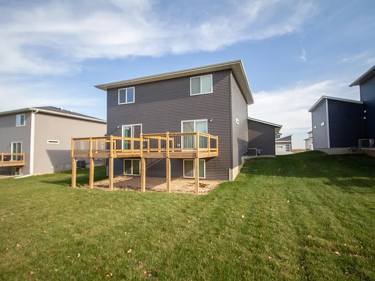 871 Grindstone Cir — Photo 3