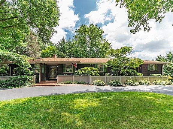 Guests will feel welcome as they enter the governor's driveway. The home features two separate enterances