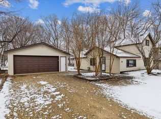 21 Dean Ave E, Champlin, MN 55316