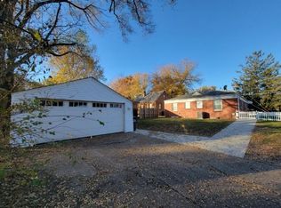 3316 Hickman Rd, Des Moines, IA 50310