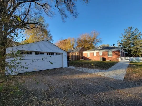 3316 Hickman Rd, Des Moines, IA 50310