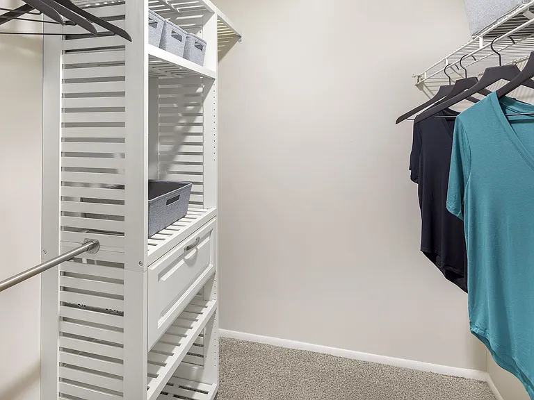 875 Franklin Gtwy SE — Photo 1