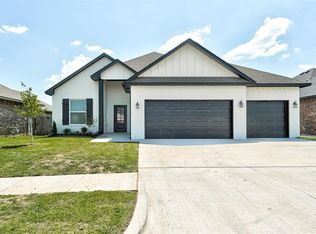 10704 Glover River Dr, Yukon, OK 73099