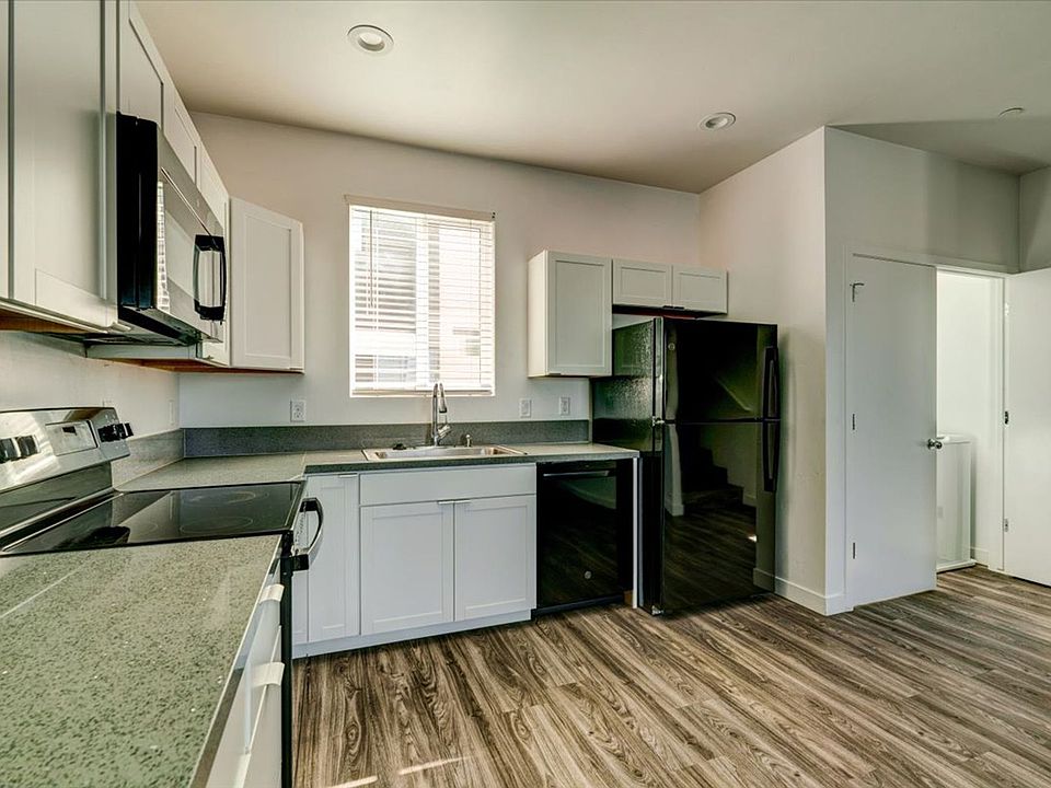 1st image of 2132 Moyo Dr #E102