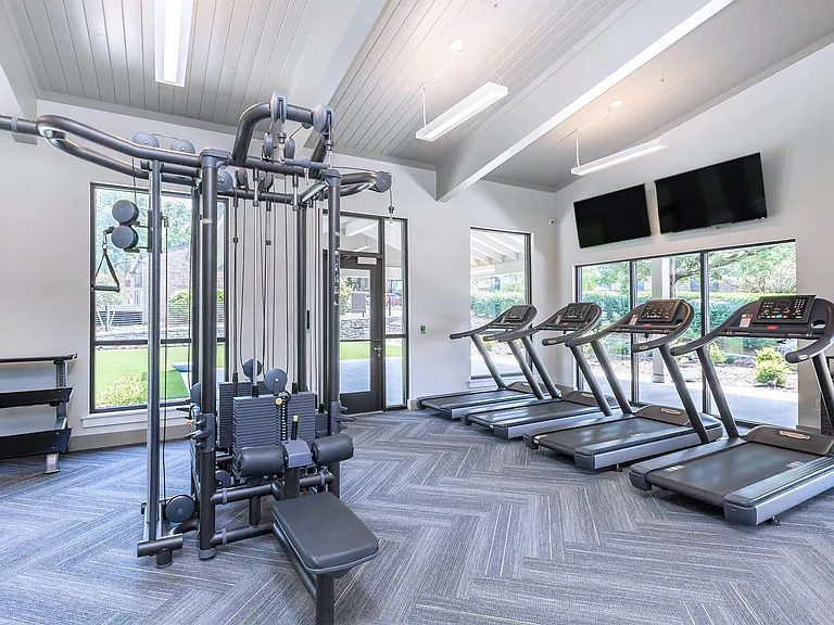 CARDIO & STRENGTH TRAINING EQUIPMENT