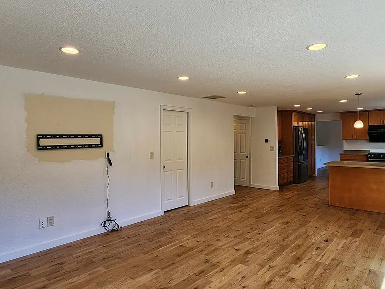 2417 Sahalee Dr W — Photo 16