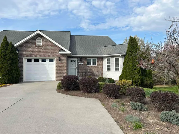 2213 Lake Terrace Dr, Harrisonburg, VA 22802