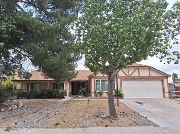 891 N Quince Ave, Rialto, CA 92376
