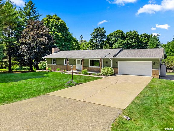 3rd image of 103 Deer Park Ln