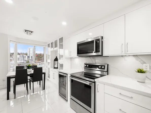 1185 Quayside Dr #905, New Westminster, BC V3M 6T8