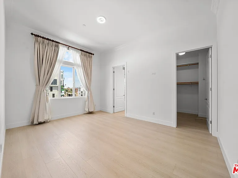 309 S Mariposa Ave #301 — Photo 13