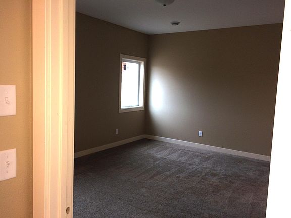 4th image of 2432 10th Ave N