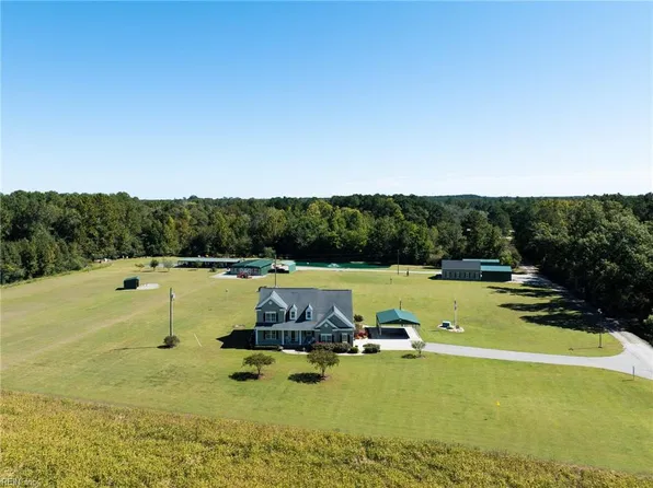 438 Wedgewood Dr, Suffolk, VA 23438