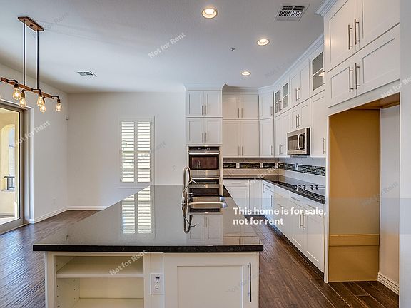 4th image of 7102 W Ivanhoe St