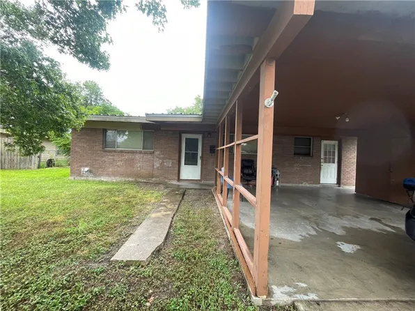 711 Hybiscus Ln, Victoria, TX 77904