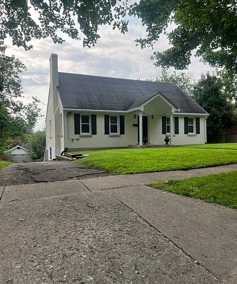 268 Boiling Springs Dr — Photo 1